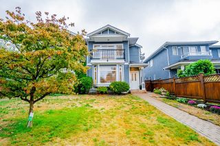 Photo 2: 242 E 21ST Street in North Vancouver: Central Lonsdale 1/2 Duplex for sale : MLS®# R2811667