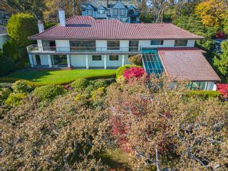 Photo 2: 3550 Beach Dr in Oak Bay: OB Uplands House for sale : MLS®# 949391