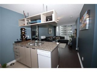 Photo 6: 905 1082 SEYMOUR Street in Vancouver: Downtown VW Condo for sale in "FREESIA" (Vancouver West)  : MLS®# V1129225