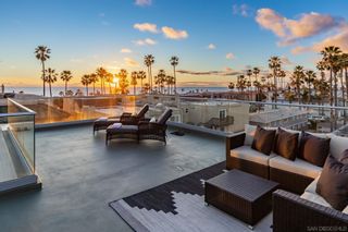 Main Photo: OCEANSIDE Condo for sale : 4 bedrooms : 508 N Myers St