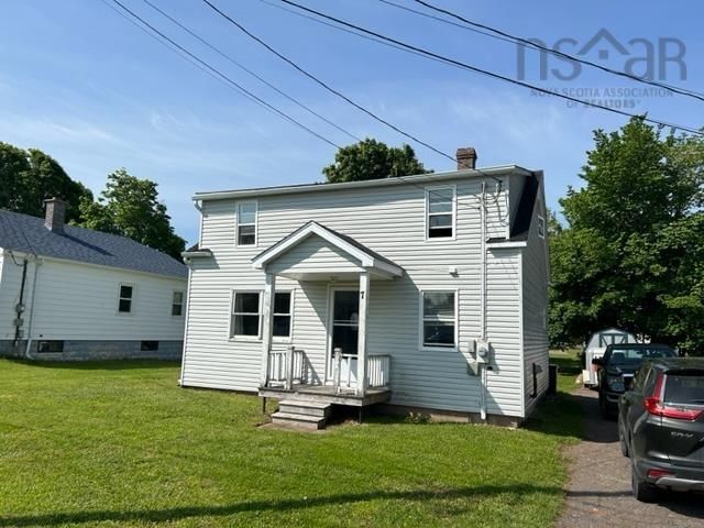 Main Photo: 7 Central Avenue in Amherst: 101-Amherst, Brookdale, Warren Residential for sale (Northern Region)  : MLS®# 202311908