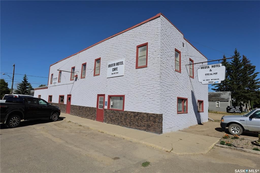 Main Photo: 305 Main Street in Meota: Commercial for sale : MLS®# SK909156