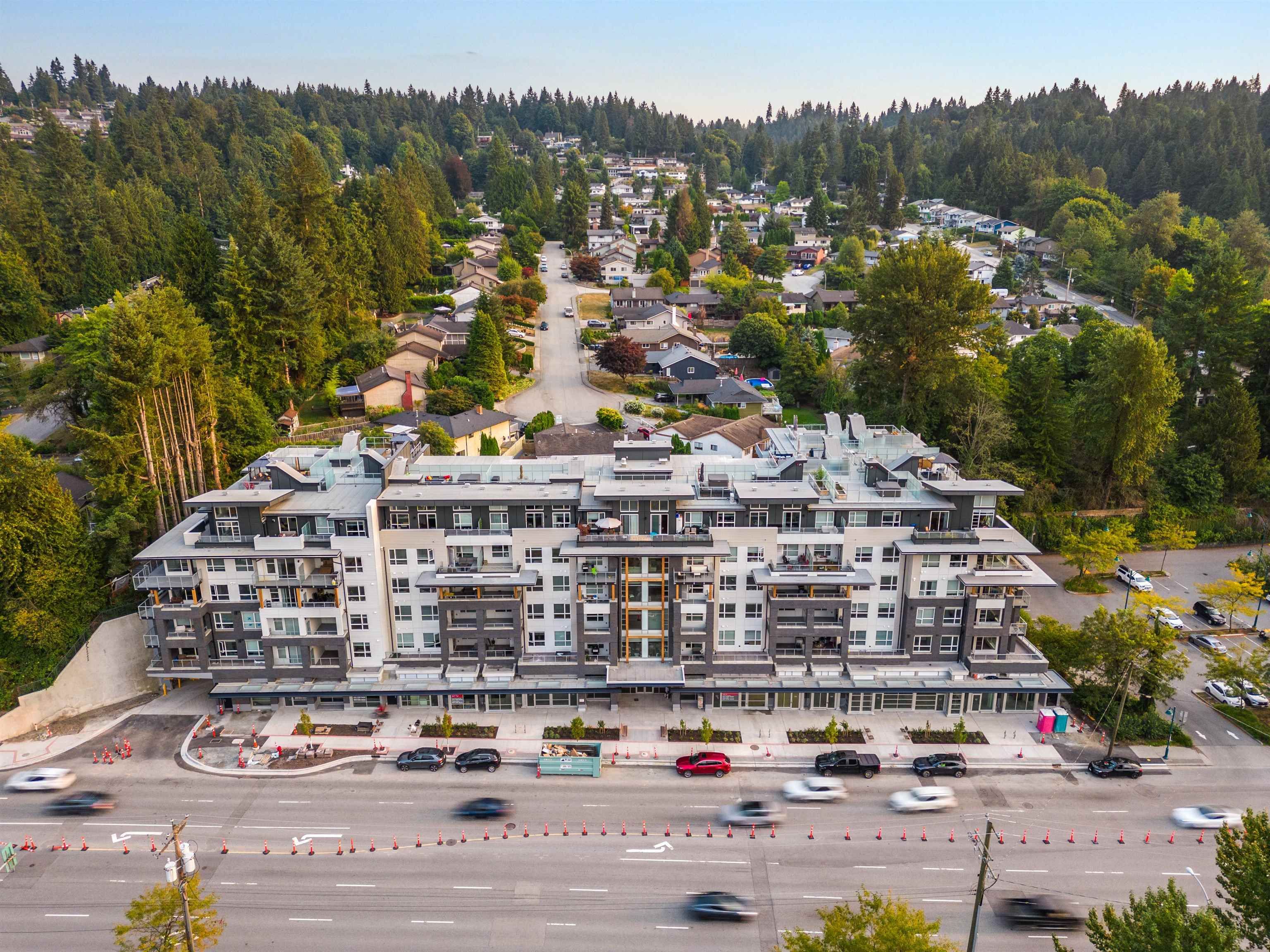 Main Photo: 421 3229 ST JOHNS Street in Port Moody: Port Moody Centre Condo for sale : MLS®# R2810506