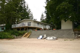Photo 1: 4507 Northwest Sandy Point Road in Salmon Arm: NW Salmon Arm House for sale (Shuswap/Revelstoke)  : MLS®# 10069528
