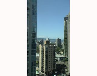 Photo 3: 2210 1331 ALBERNI Street in Vancouver: West End VW Condo for sale in "THE LIONS" (Vancouver West)  : MLS®# V767483