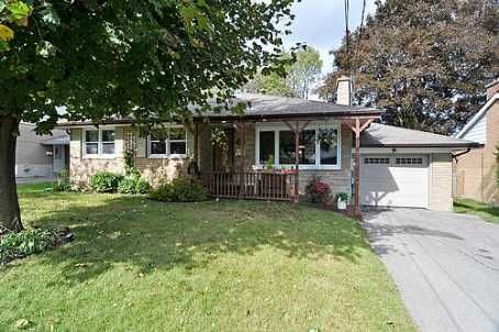 Main Photo: 18 Strathroy Crest in Markham: House (Bungalow) for sale (N11: LOCUST HIL)  : MLS®# N1720881