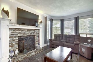 Photo 9: 207 Edgeland Road NW Calgary Home For Sale