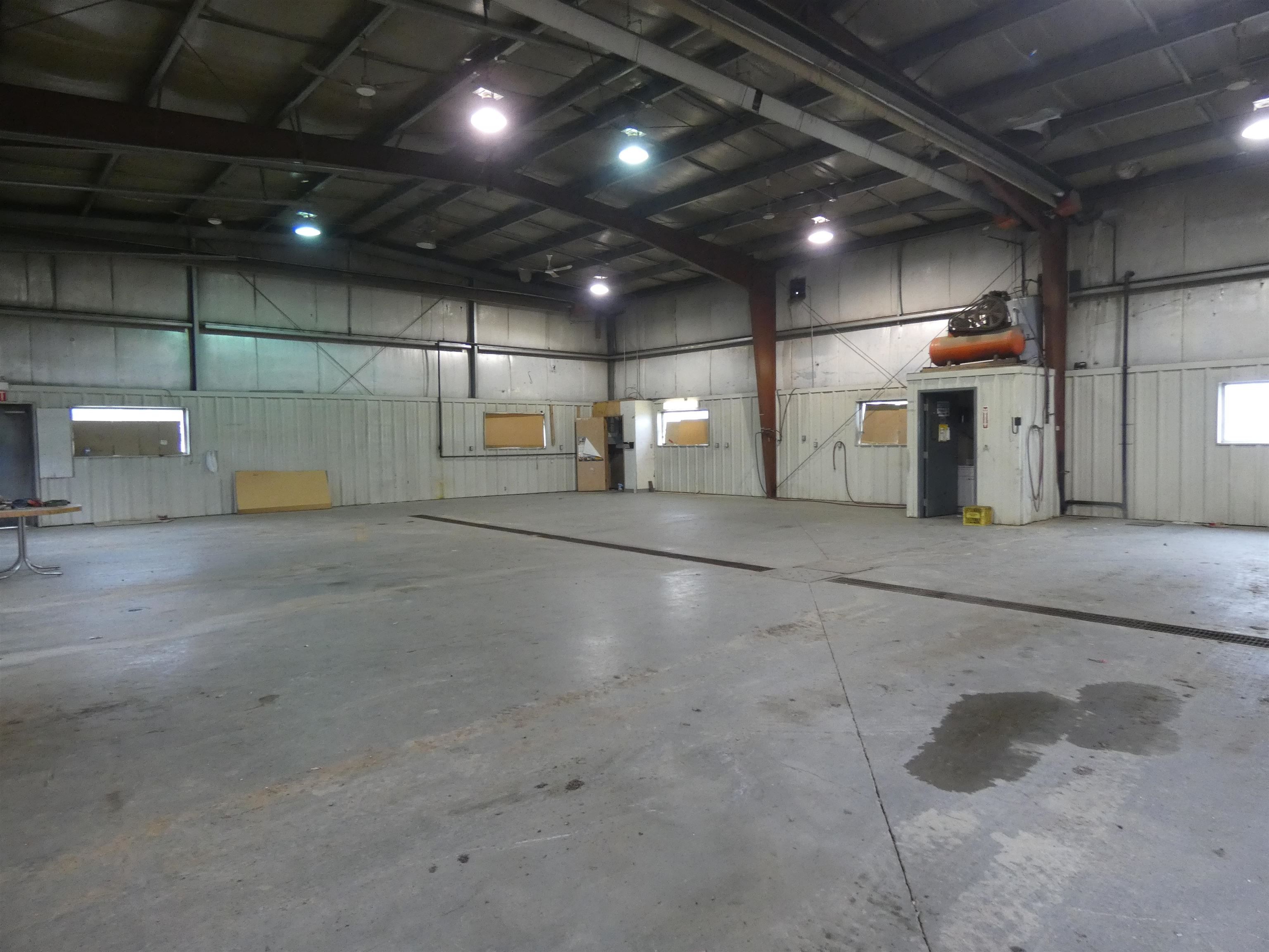 Photo 2: Photos: 4603 48 Avenue in Fort Nelson: Fort Nelson -Town Industrial for sale : MLS®# C8037799