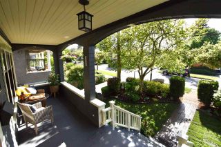 Photo 2: 1224 LAKEWOOD Drive in Vancouver: Grandview Woodland House for sale (Vancouver East)  : MLS®# R2582446