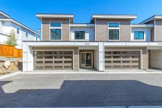 Photo 3: 2540 Sandstone Hts in Langford: La Bear Mountain Row/Townhouse for sale : MLS®# 933194