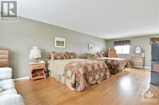 Photo 23: 745 HAUTEVIEW CRESCENT in Ottawa: House for sale : MLS®# 1377774