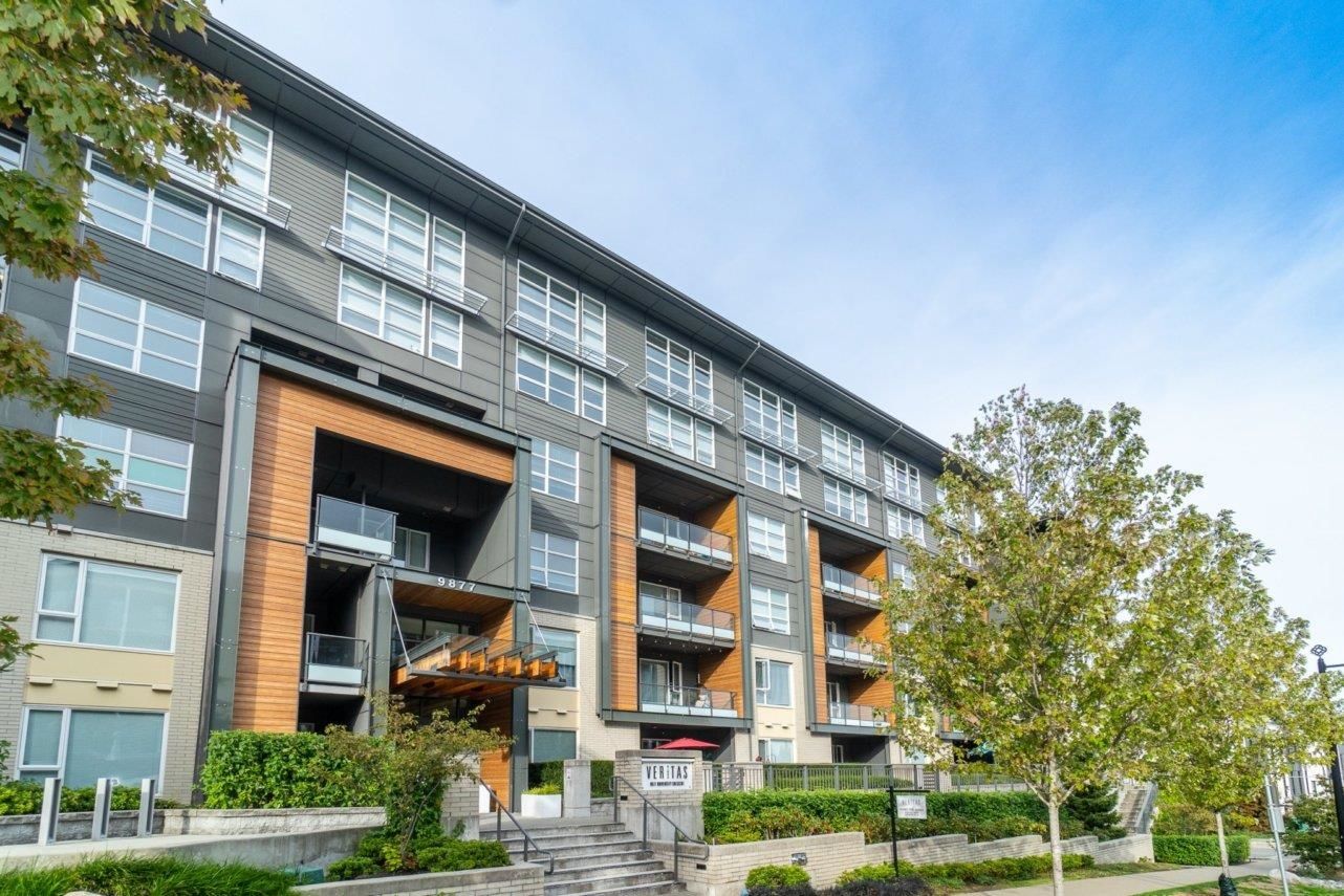 Main Photo: 303 9877 UNIVERSITY CRESCENT in Burnaby: Simon Fraser Univer. Condo for sale (Burnaby North)  : MLS®# R2639617