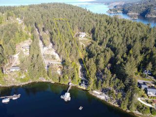 Photo 3: 4279 FRANCIS PENINSULA Road in Madeira Park: Pender Harbour Egmont House for sale (Sunshine Coast)  : MLS®# R2861094