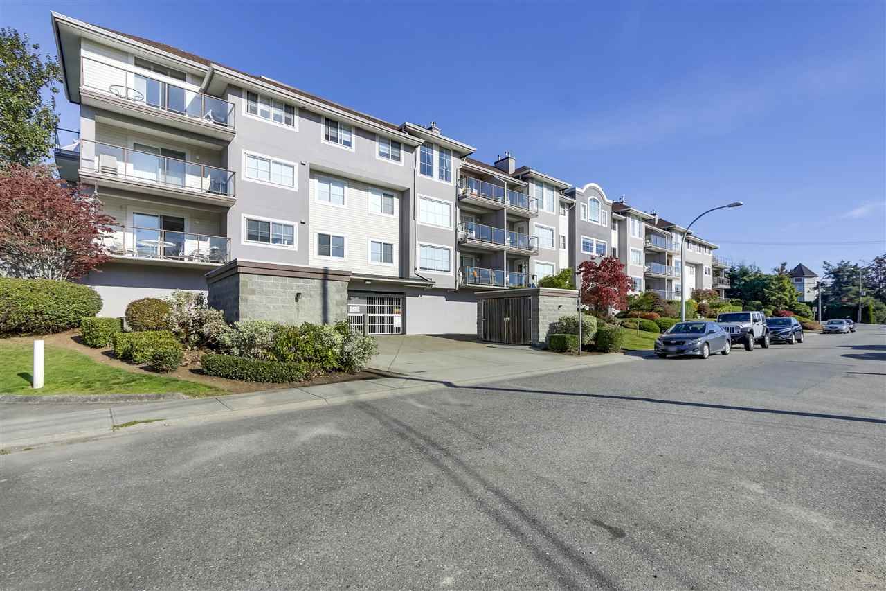 Main Photo: 105 33599 2ND Avenue in Mission: Mission BC Condo for sale in "STAVE LAKE LANDING" : MLS®# R2315203