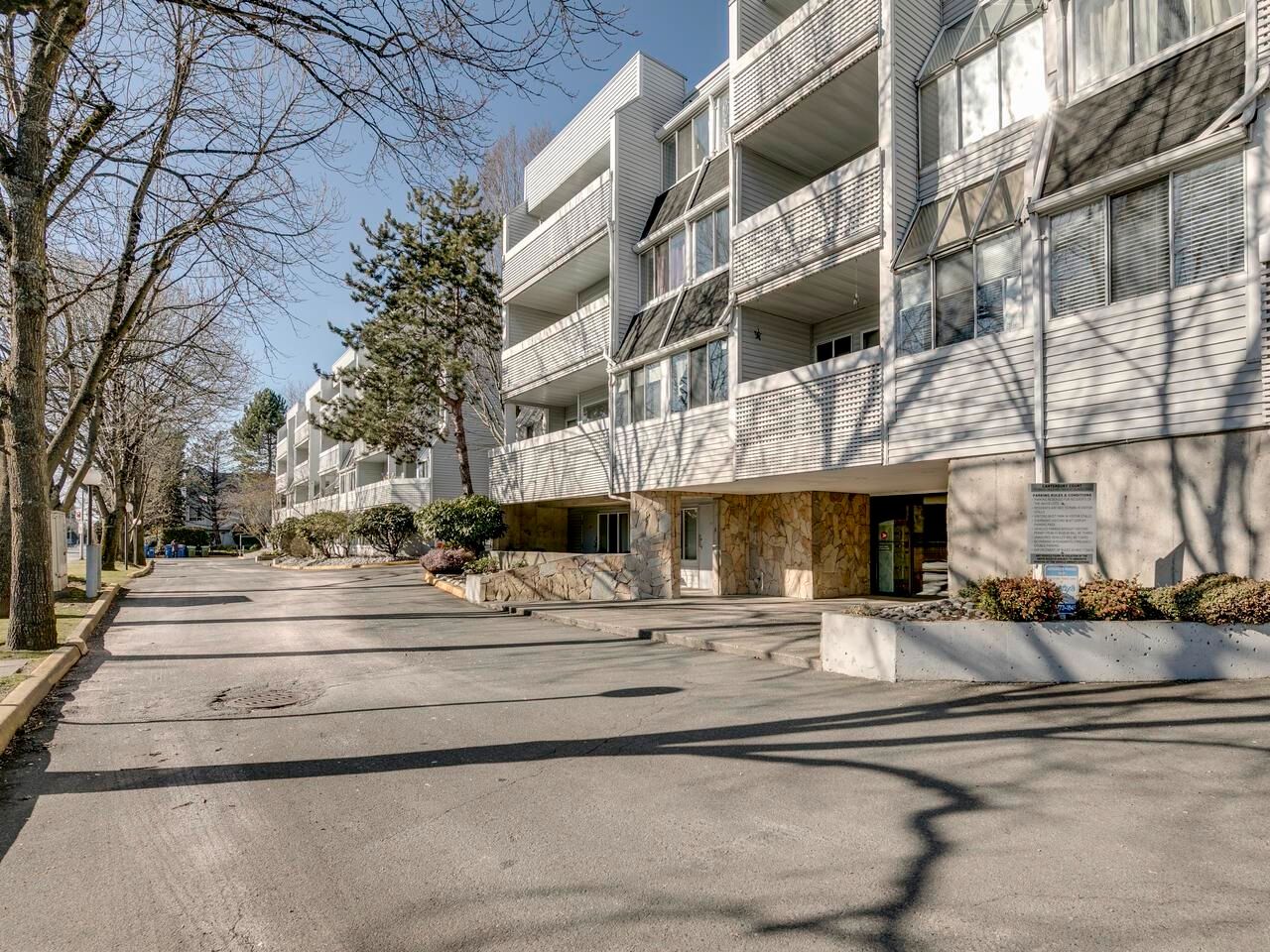 Main Photo: 205 7471 BLUNDELL Road in Richmond: Brighouse South Condo for sale in "Canterbury Court" : MLS®# R2657182