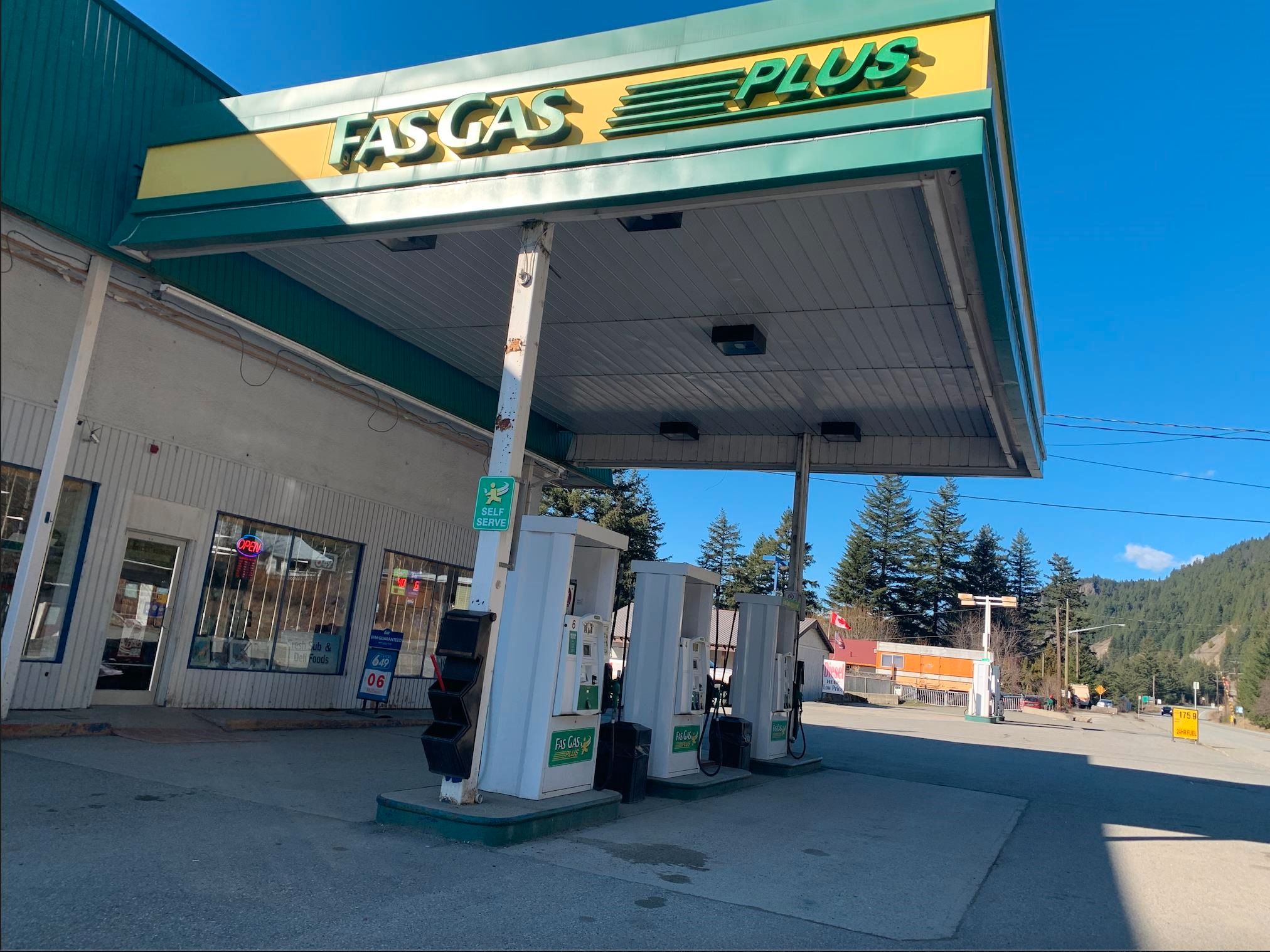 Main Photo: 48165 TRANS CANADA Highway in Boston Bar / Lytton: Boston Bar - Lytton Business with Property for sale (Hope)  : MLS®# C8043135