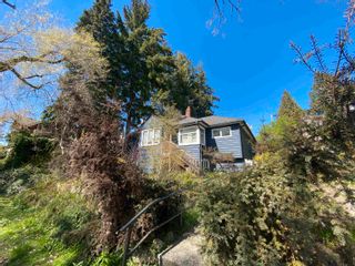 Photo 3: 2041 E 6TH Avenue in Vancouver: Grandview Woodland House for sale (Vancouver East)  : MLS®# R2766232