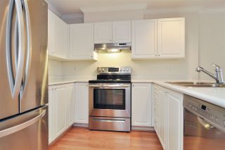 Photo 8: 203 9124 GLOVER Road in Langley: Fort Langley Condo for sale in "Heritage Manor" : MLS®# R2441063