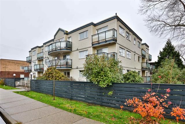 Main Photo: 102 33 N Templeton Drive in Vancouver: Hastings Condo for sale (Vancouver East)  : MLS®# R2640586