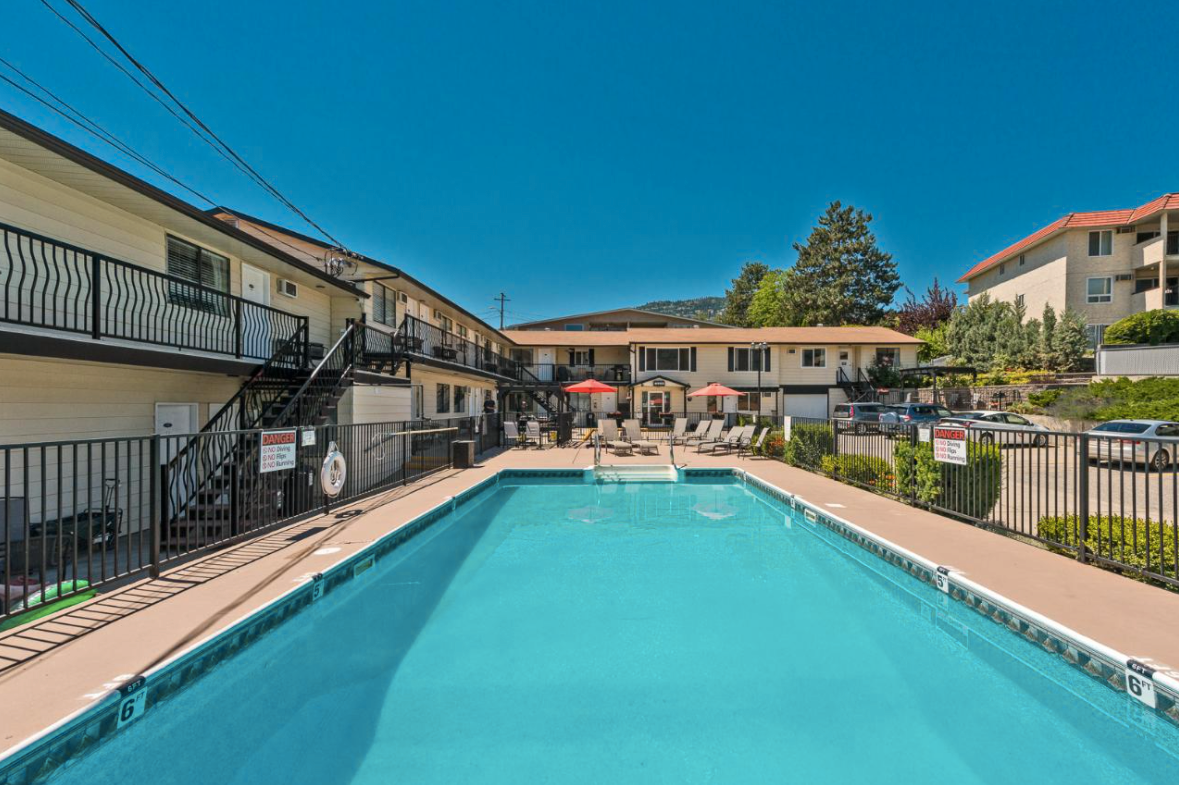 Motel for sale Southern BC, 22 rooms, swimming pool, $2,995,000