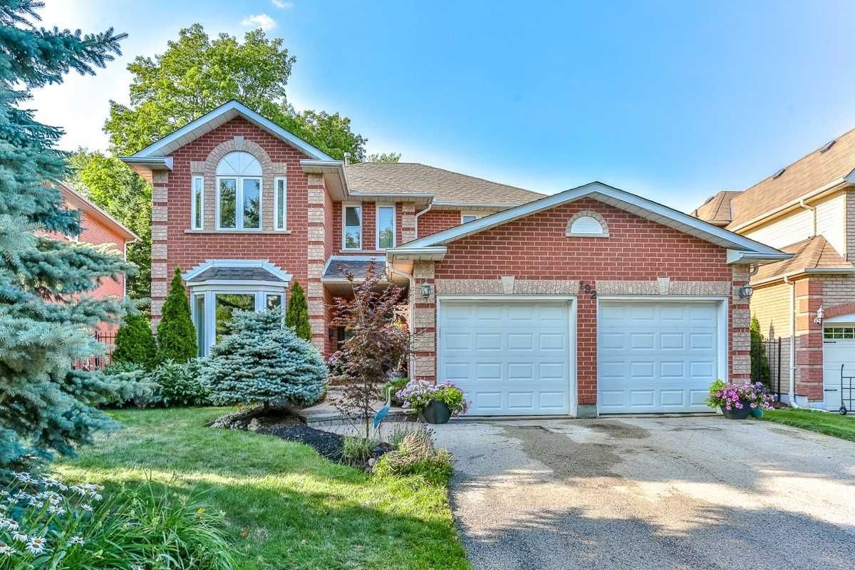 Main Photo: 192 Rhodes Circle in Newmarket: Glenway Estates House (2-Storey) for sale : MLS®# N4542045