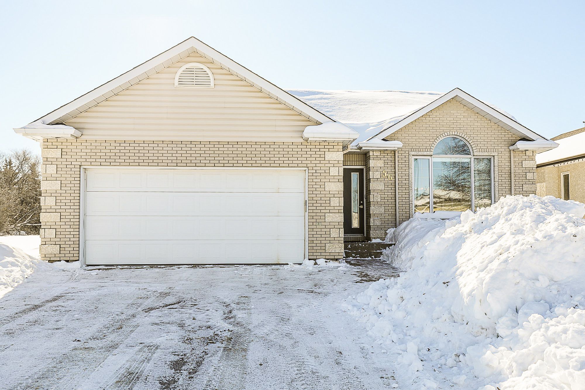Main Photo:  in : Algonquin Estates House for sale (Winnipeg) 
