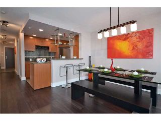 Photo 2: 2002 583 BEACH Crescent in Vancouver: Yaletown Condo for sale in "PARKWEST II" (Vancouver West)  : MLS®# V928427