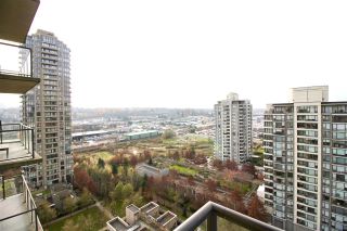 Photo 9: 1701 4250 DAWSON Street in Burnaby: Brentwood Park Condo for sale in "OMA2" (Burnaby North)  : MLS®# R2324594