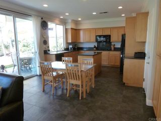 Photo 5: House for sale : 4 bedrooms : 1079 Greenway Rd in Oceanside