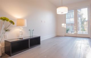 Photo 4: 7493 GRANVILLE Street in Vancouver: South Granville Townhouse for sale in "CAMBRIDGE MEWS" (Vancouver West)  : MLS®# R2744504