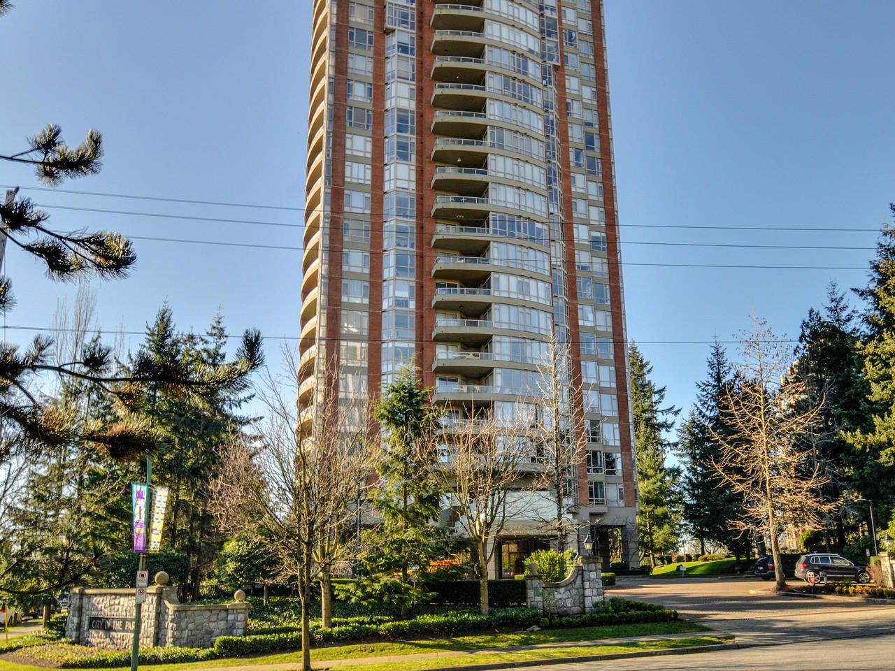Main Photo: 903 6888 STATION HILL DRIVE in Burnaby: South Slope Condo for sale (Burnaby South)  : MLS®# R2336364