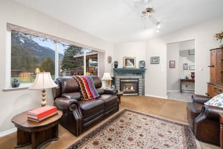 Photo 9: 41545 GOVERNMENT Road in Squamish: Brackendale House for sale : MLS®# R2776181