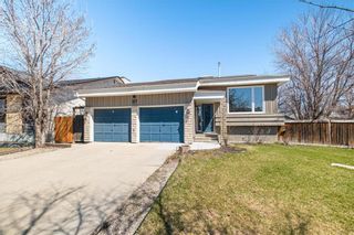 Main Photo: 217 Foxmeadow Drive in Winnipeg: Linden Woods Residential for sale (1M)  : MLS®# 202410351