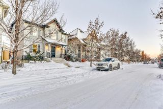 Photo 3: 458 Elgin Way SE in Calgary: McKenzie Towne Detached for sale : MLS®# A2011456