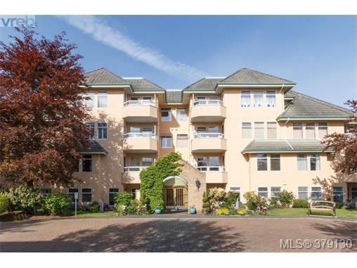Main Photo: 206 2311 Mills Rd in SIDNEY: Si Sidney North-East Condo for sale (Sidney)  : MLS®# 761486