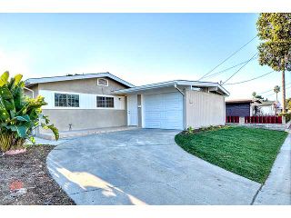 Photo 1: CLAIREMONT House for sale : 3 bedrooms : 3915 Mount Abraham Avenue in San Diego