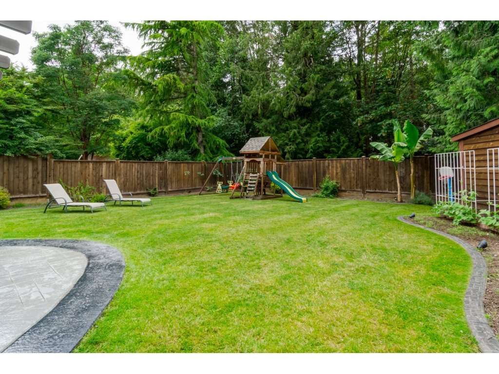 Photo 2: Photos: 15765 102B Avenue in Surrey: Guildford House for sale (North Surrey)  : MLS®# R2076961