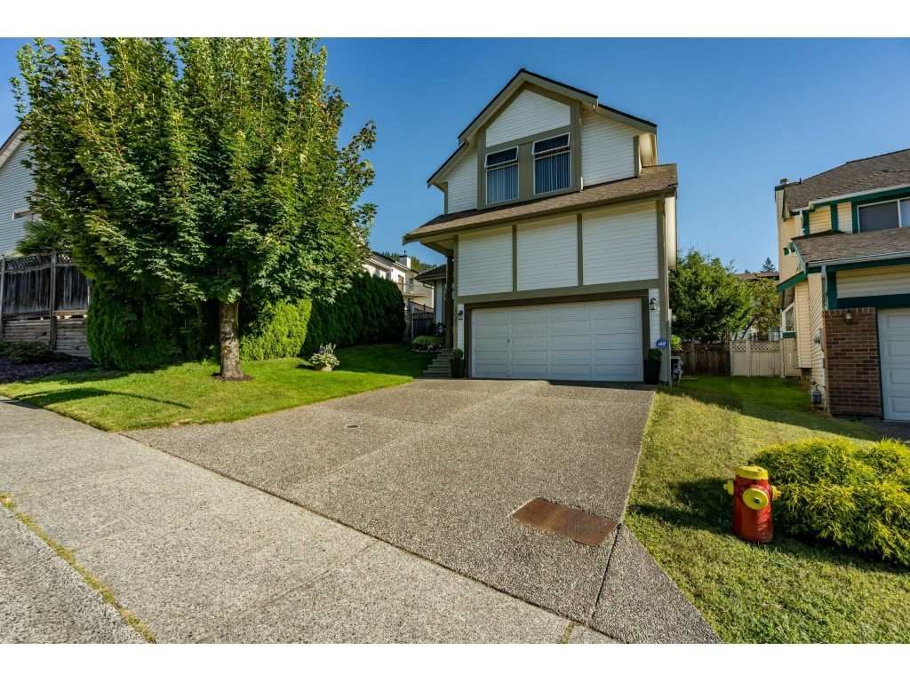 Main Photo: 2925 VALLEYVIEW Court in Coquitlam: Westwood Plateau House for sale : MLS®# R2490753