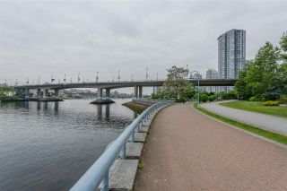 Photo 7: 960 COOPERAGE Way in Vancouver: Yaletown Townhouse for sale in "Coopers Point" (Vancouver West)  : MLS®# R2376080