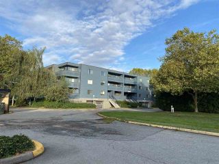 Photo 1: 306 5906 176A Street in Surrey: Cloverdale BC Condo for sale (Cloverdale)  : MLS®# R2528034