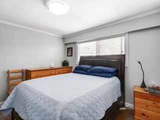 Photo 11: 132 GLYNDE Avenue in Burnaby: Capitol Hill BN House for sale (Burnaby North)  : MLS®# R2158595