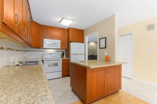 Photo 4: 4139 BRIDGEWATER Crescent in Burnaby: Cariboo Townhouse for sale in "VILLAGE DEL PONTE" (Burnaby North)  : MLS®# R2349581