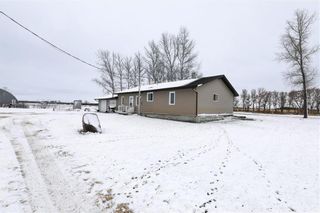 Photo 2: 33093 Road 29 (Blatz) Road East in Mitchell: R16 Residential for sale : MLS®# 202226563