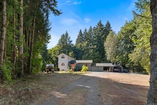 Photo 1: 4250 Cowichan Lake Rd in Duncan: Du West Duncan House for sale : MLS®# 942706