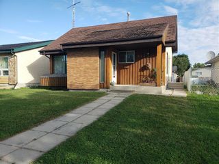 Photo 1: 657 Adsum Drive in Winnipeg: Maples Residential for sale (4H)  : MLS®# 202221798
