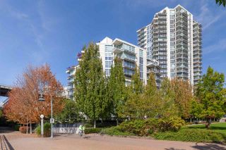 Photo 1: 901 633 KINGHORNE Mews in Vancouver: Yaletown Condo for sale in "ICON II" (Vancouver West)  : MLS®# R2407842