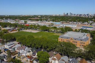 Photo 4: 678 Spruce Street in Winnipeg: West End Residential for sale (5C)  : MLS®# 202113196