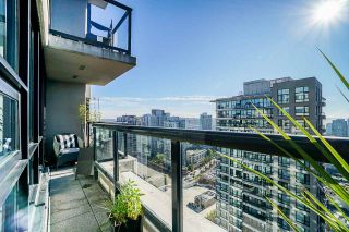 Photo 3: 2806 909 MAINLAND STREET in Vancouver: Yaletown Condo for sale (Vancouver West)  : MLS®# R2507980
