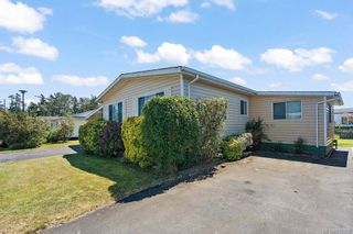 Photo 3: 108 7701 Central Saanich Rd in Central Saanich: CS Hawthorne Manufactured Home for sale : MLS®# 910250