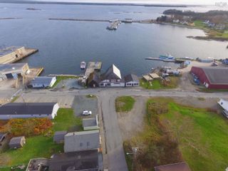 Photo 7: 44 Water Street in Lockeport: 407-Shelburne County Commercial  (South Shore)  : MLS®# 202226404